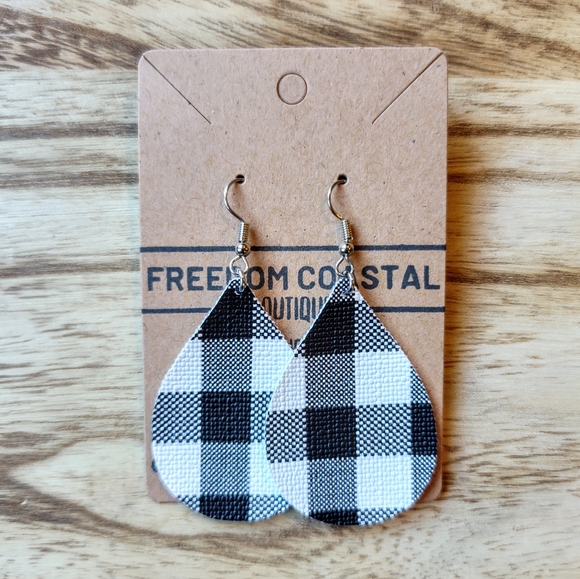 Jewelry - White and Black Plaid Teardrop Earrings